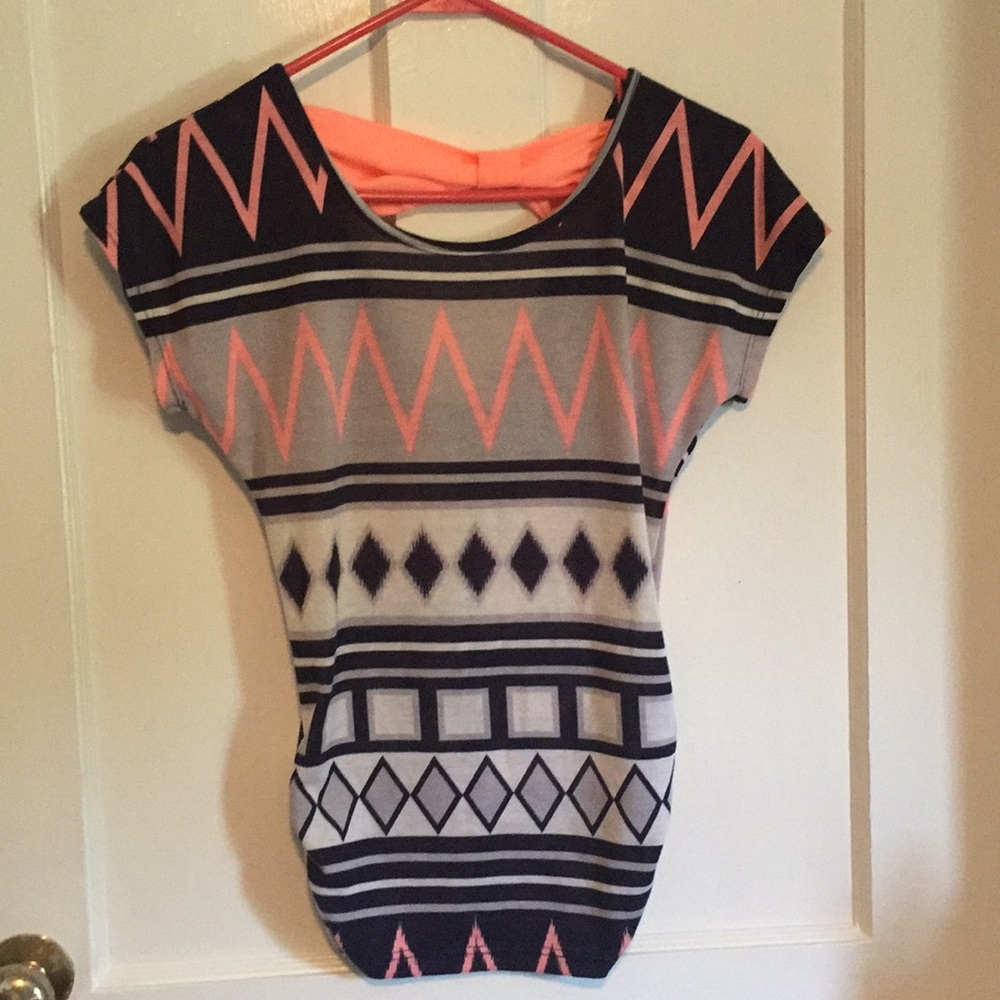 Cute bow back top small